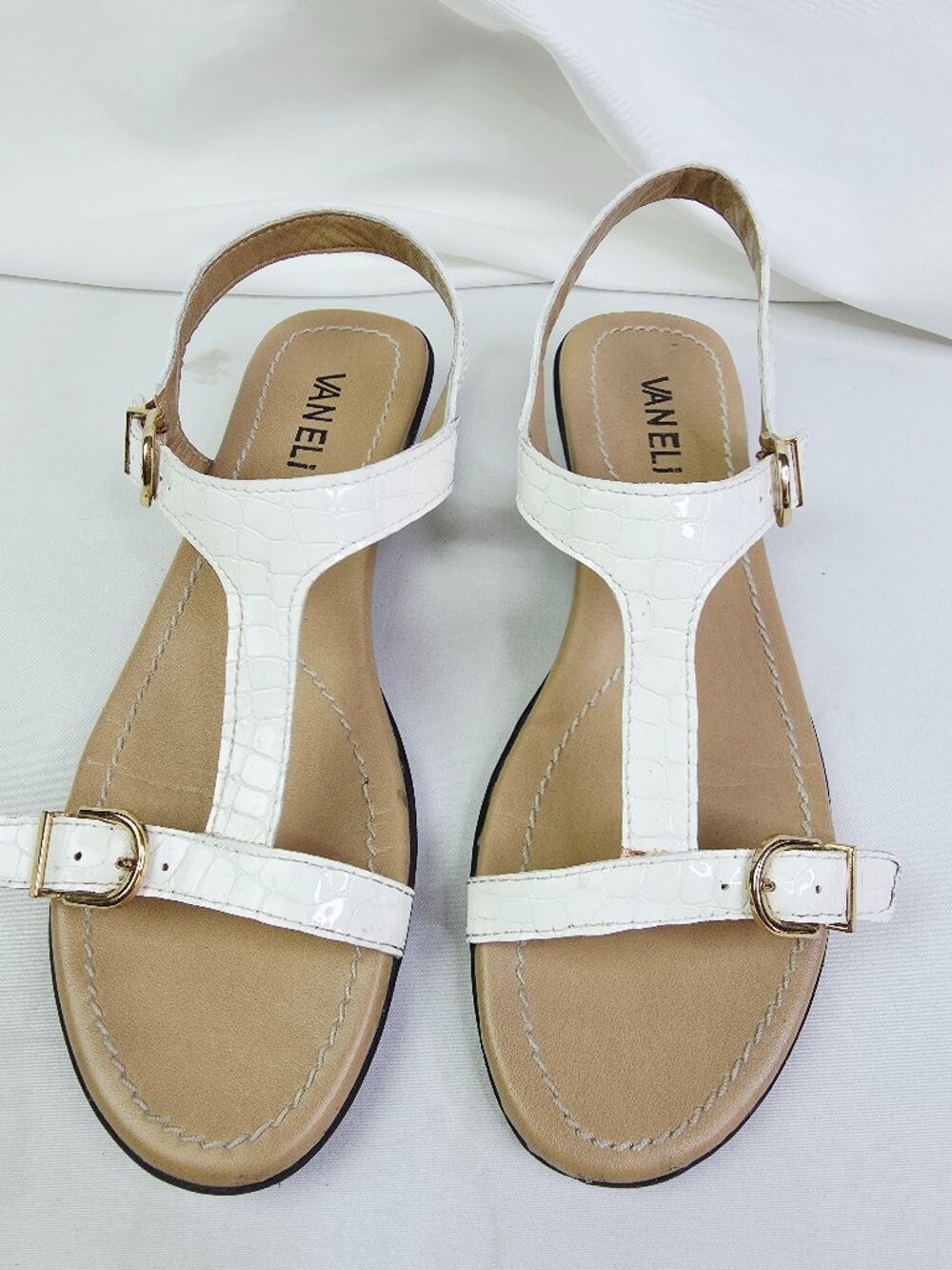Vaneli White Animal Print T Strap Buckle Accent Adjustable Women Sz 7.5 Sandals